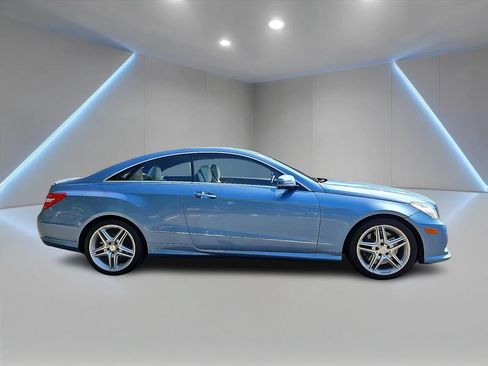 Used 2011 Mercedes-Benz E 550 Coupe image 4