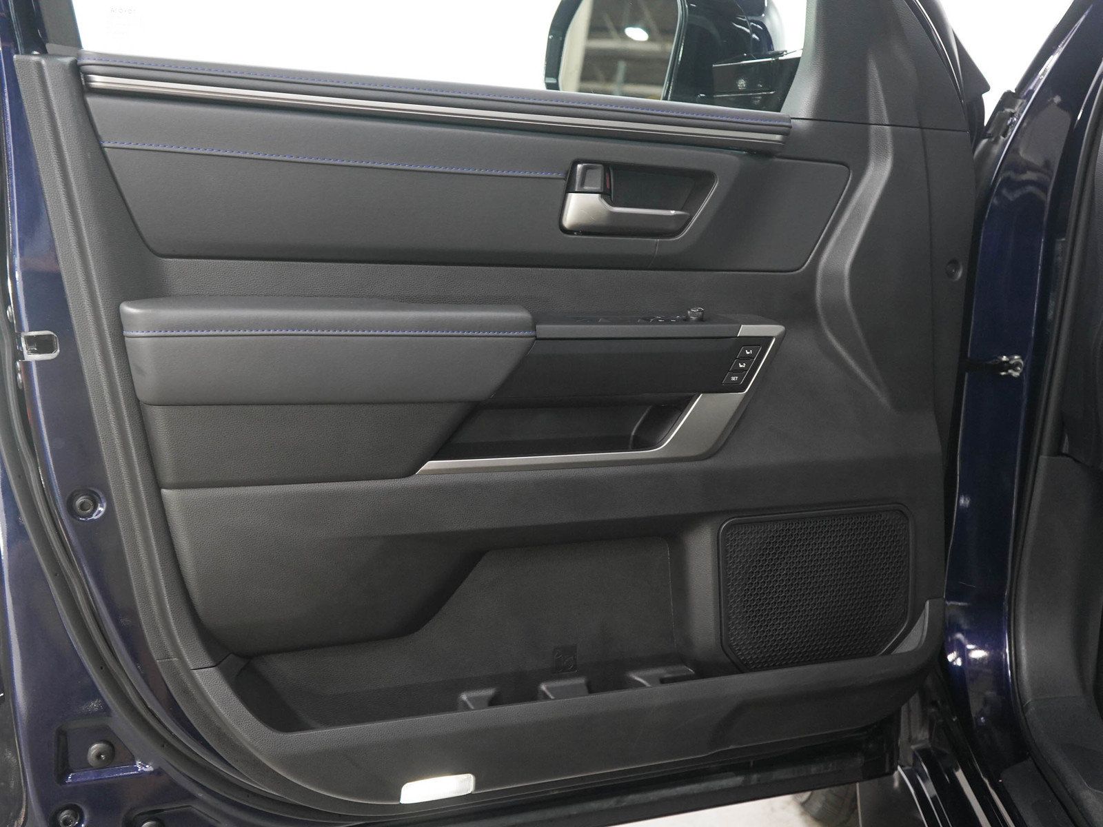 Used 2026 Toyota Sequoia Platinum AWD/4WD image 20
