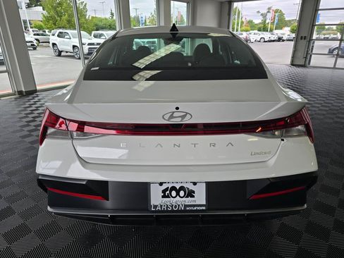 New 2026 Hyundai Elantra Limited FWD image 4