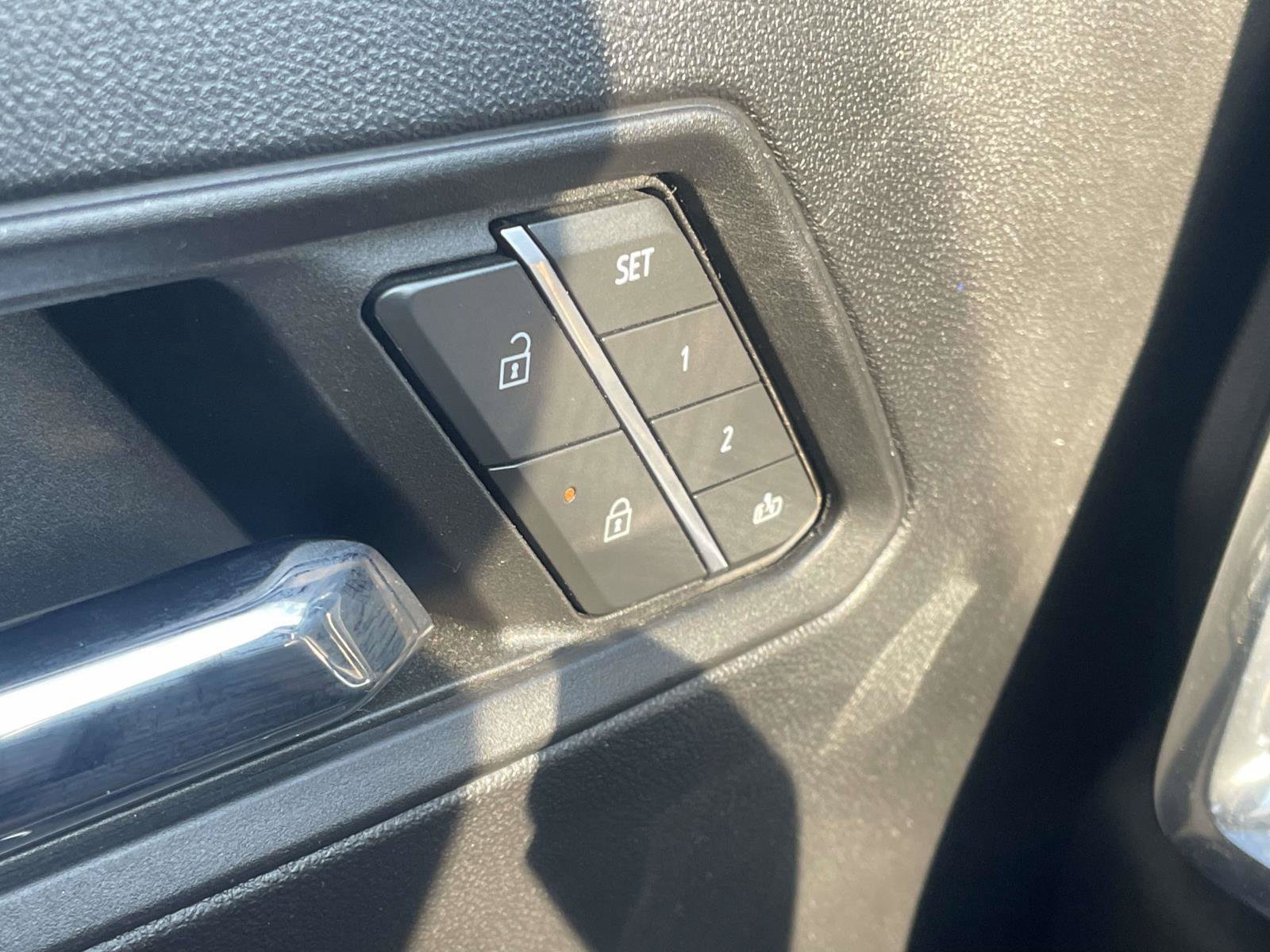 Certified 2024 GMC Canyon Denali AWD/4WD image 26