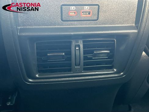 Used 2024 Nissan Murano SV image 33