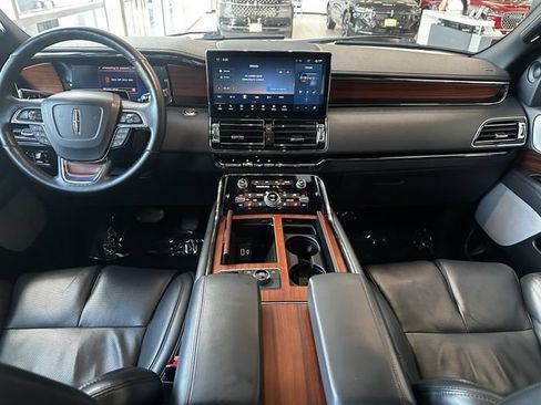 Certified 2024 Lincoln Navigator Reserve AWD/4WD image 14