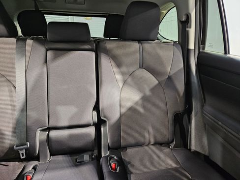 Used 2021 Toyota Highlander L FWD image 14