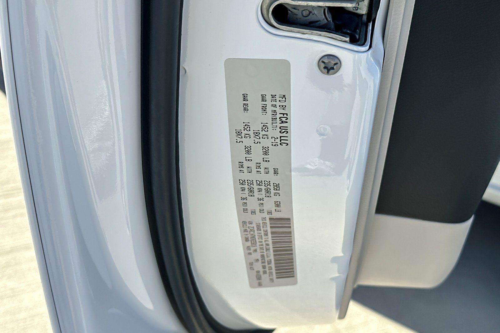 Used 2019 Chrysler Pacifica Limited w/ Advanced Safetytec Group FWD image 30