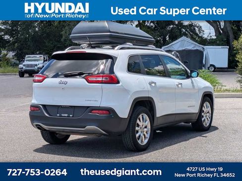 Used 2015 Jeep Cherokee Limited w/ Luxury Group FWD image 5