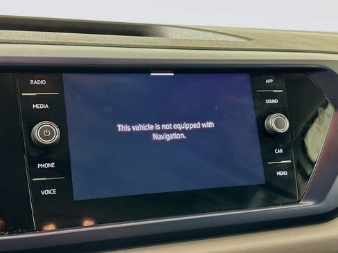 Used 2023 Volkswagen Taos SE w/ Black Wheel Package image 21