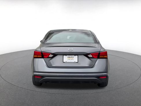 Used 2025 Nissan Altima 2.5 SV image 12