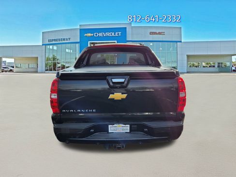 Used 2013 Chevrolet Avalanche LTZ image 6