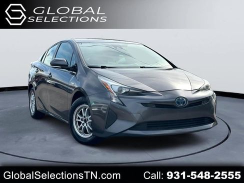 Used 2018 Toyota Prius Two image 1