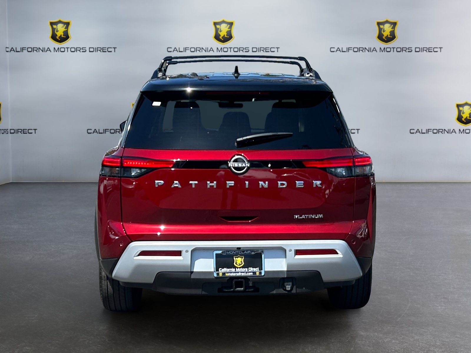 Used 2025 Nissan Pathfinder Platinum w/ Cargo Package FWD image 4