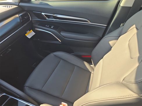 New 2025 Kia Telluride S image 18