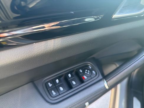 Used 2022 Porsche Cayenne Base image 10