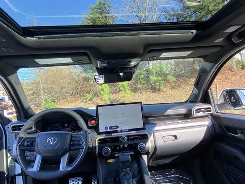 Certified 2025 Toyota Tacoma TRD Sport w/ TRD Sport Upgrade Package image 21