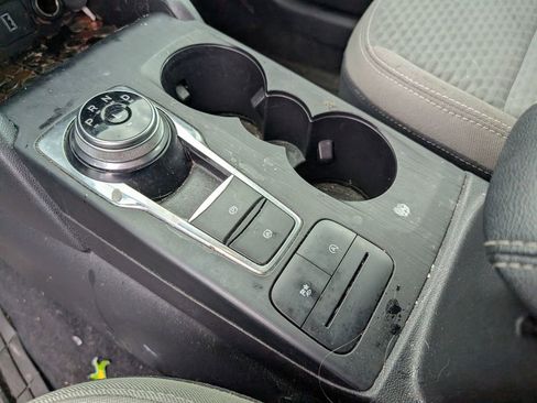 Used 2020 Ford Escape SE image 16