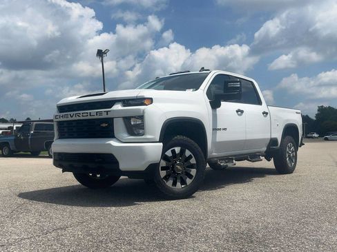 Used 2021 Chevrolet Silverado 2500 Custom w/ Custom Value Package AWD/4WD image 2