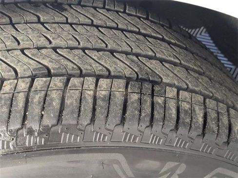 Used 2025 Chevrolet Tahoe High Country w/ Sun And Tow Package image 9