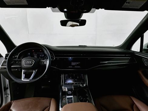 Used 2023 Audi Q7 2.0T Premium w/ Towing Package AWD/4WD image 3