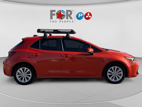 Used 2025 Toyota Corolla SE w/ SE Package FWD image 6