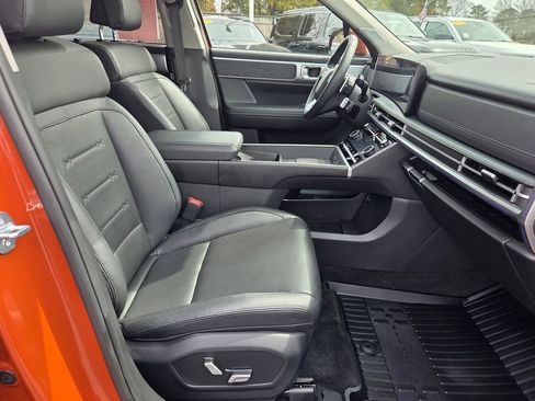 Used 2025 Hyundai Santa Fe Limited AWD/4WD image 29