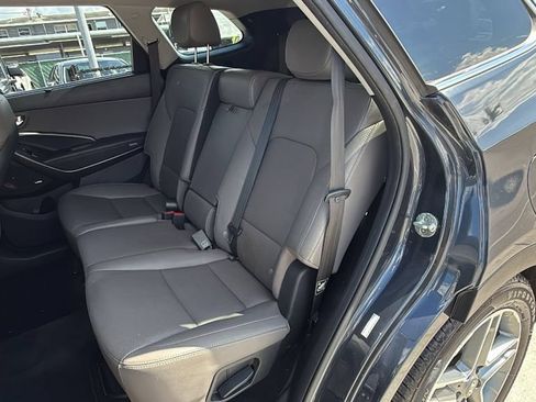 Used 2018 Hyundai Santa Fe FWD image 25