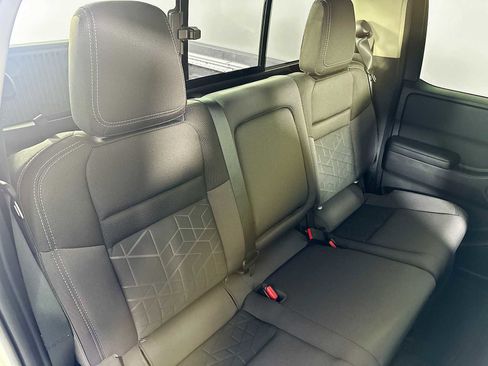Used 2025 Nissan Frontier SV w/ SV Convenience Package image 24
