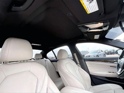 Used 2018 BMW 530e image 28