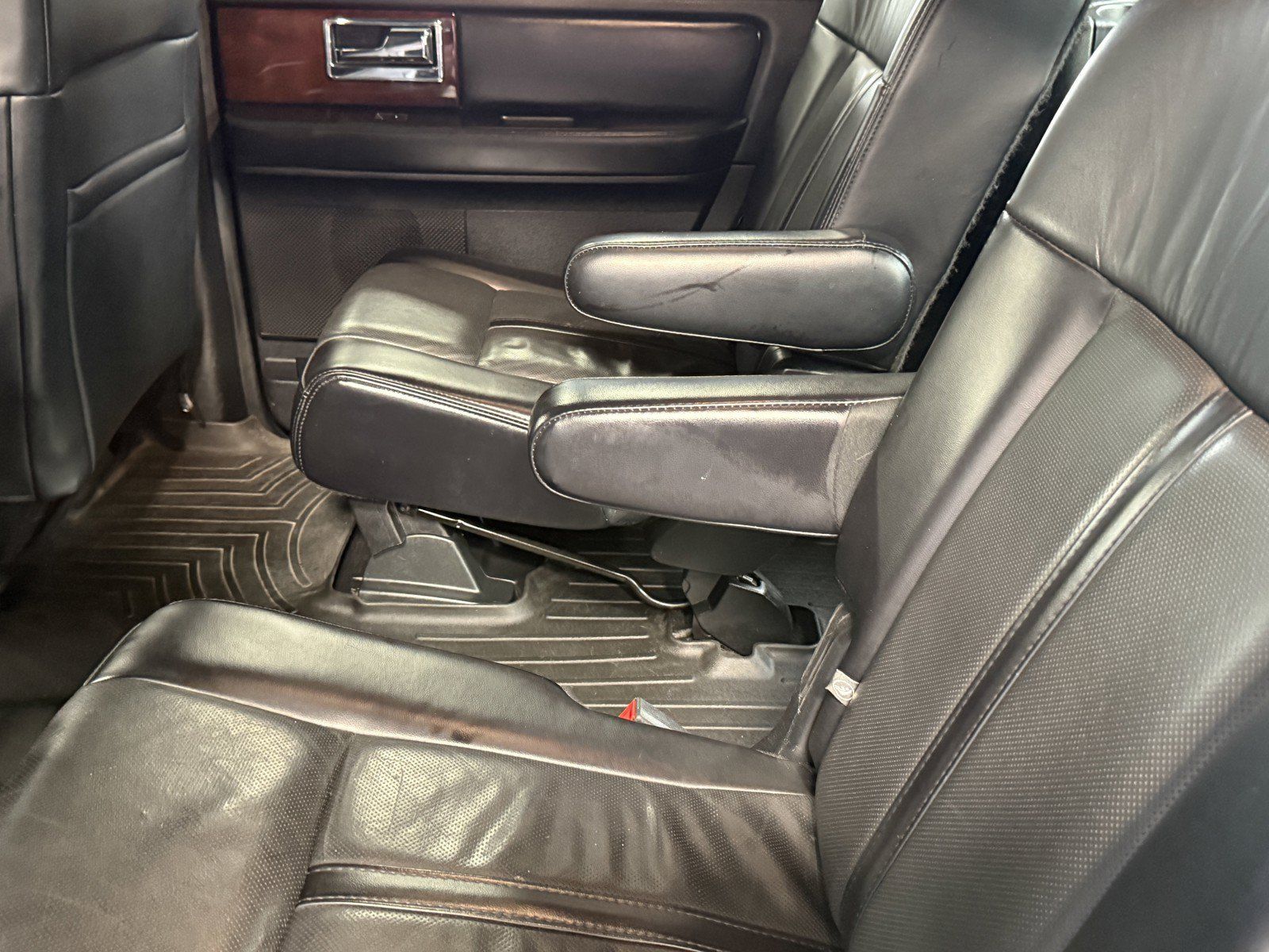 Used 2017 Lincoln Navigator Select AWD/4WD image 28