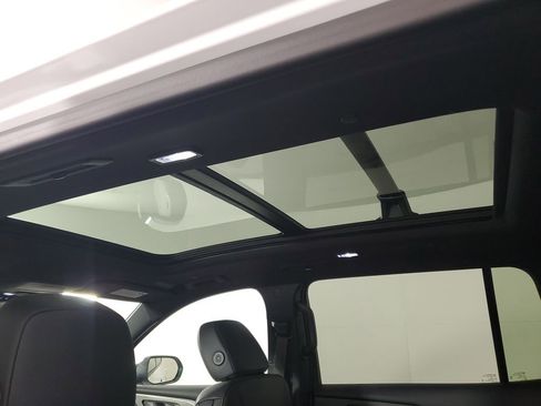 New 2026 Chevrolet Traverse LT w/ Sun and Wheel Package image 15