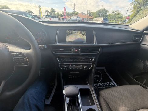 Used 2018 Kia Optima LX image 14