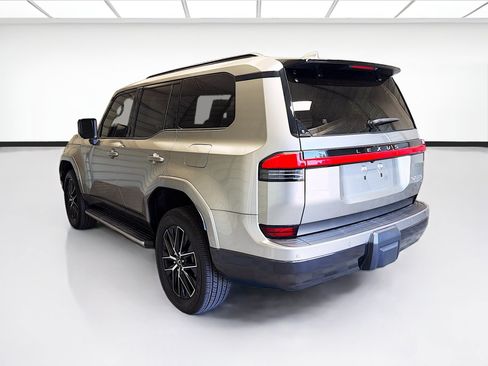Used 2024 Lexus GX 550 w/ Cold Area Package AWD/4WD image 6