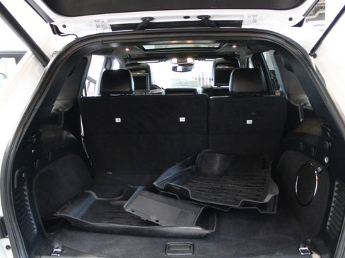 Used 2018 Jeep Grand Cherokee Overland image 14