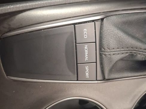 Used 2024 Toyota Camry SE w/ Convenience Package FWD image 27
