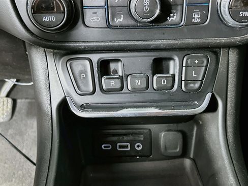 Used 2018 GMC Terrain SLT FWD image 23
