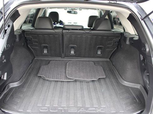 Used 2015 Subaru Outback 3.6R Limited image 20