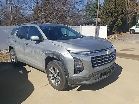 Certified 2025 Chevrolet Equinox LT w/ Convenience Package II image 2