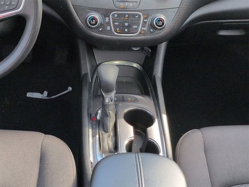 Used 2025 Chevrolet Malibu LT image 24