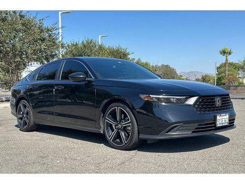 Used 2025 Honda Accord Sport image 6