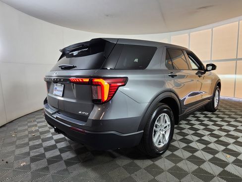 New 2026 Ford Explorer Active image 7