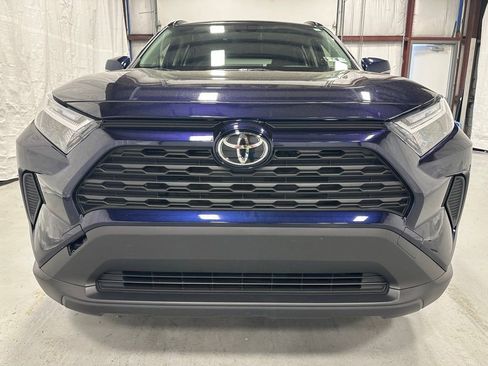 Used 2025 Toyota RAV4 XLE AWD/4WD image 2