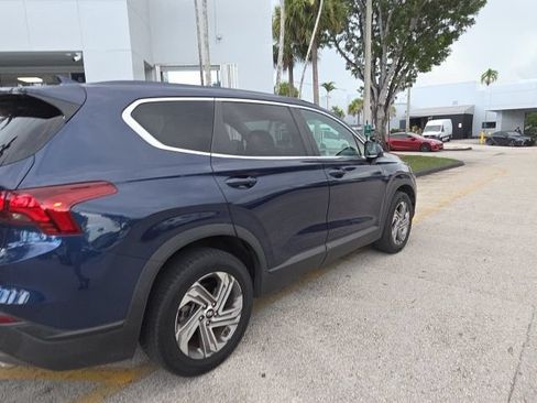 Used 2021 Hyundai Santa Fe SE FWD image 4