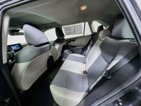 Used 2019 Toyota RAV4 XLE FWD image 28