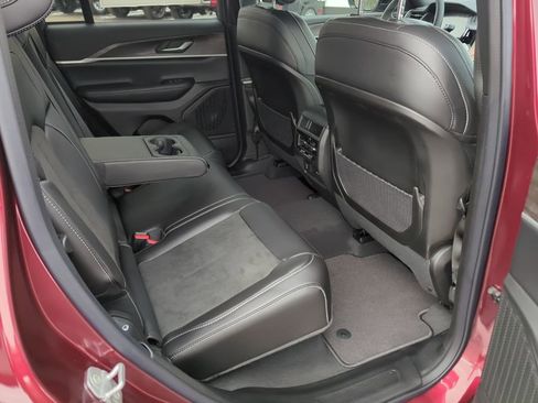 New 2026 Jeep Grand Cherokee Altitude image 44