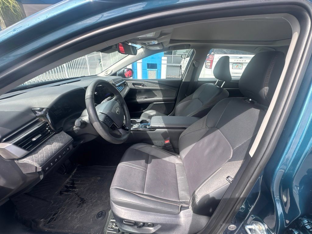Used 2025 Toyota Camry XLE w/ Premium Plus Package AWD/4WD image 11