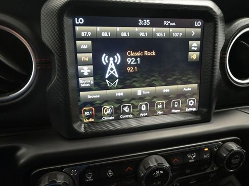 Used 2020 Jeep Gladiator Rubicon image 12