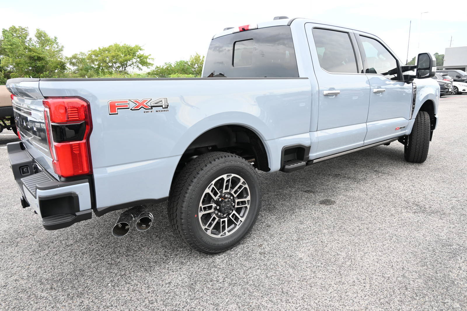 New 2026 Ford F250 Platinum w/ Platinum Plus Package AWD/4WD image 3