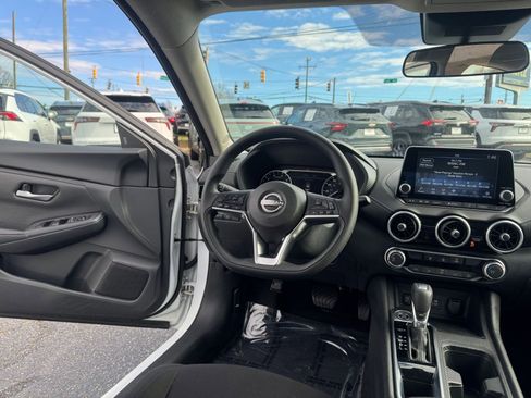 Used 2025 Nissan Sentra SV image 28