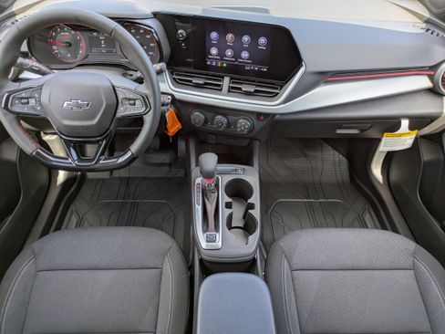 New 2026 Chevrolet Trax RS w/ Sunroof Package FWD image 9