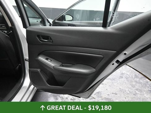 Used 2024 Nissan Altima 2.5 SV image 23