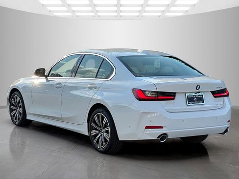 Used 2026 BMW 330i Sedan w/ Parking Assistance Package RWD image 4