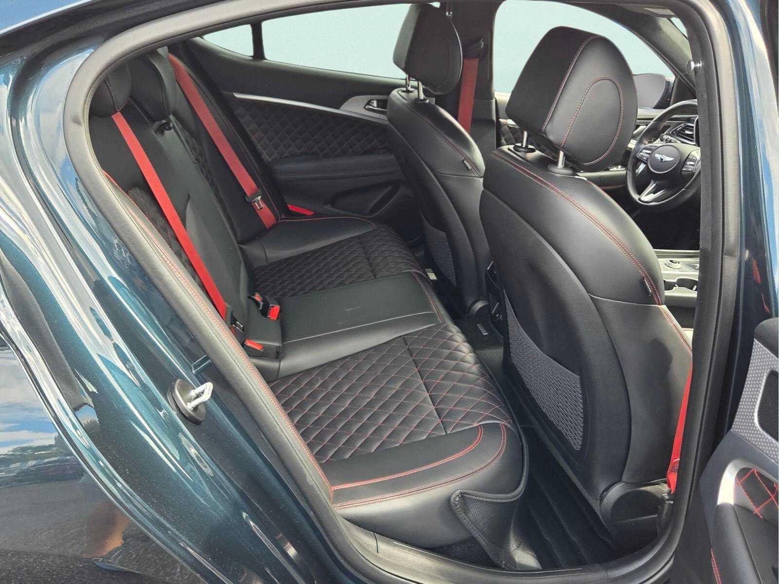 Used 2022 Genesis G70 3.3T RWD image 18